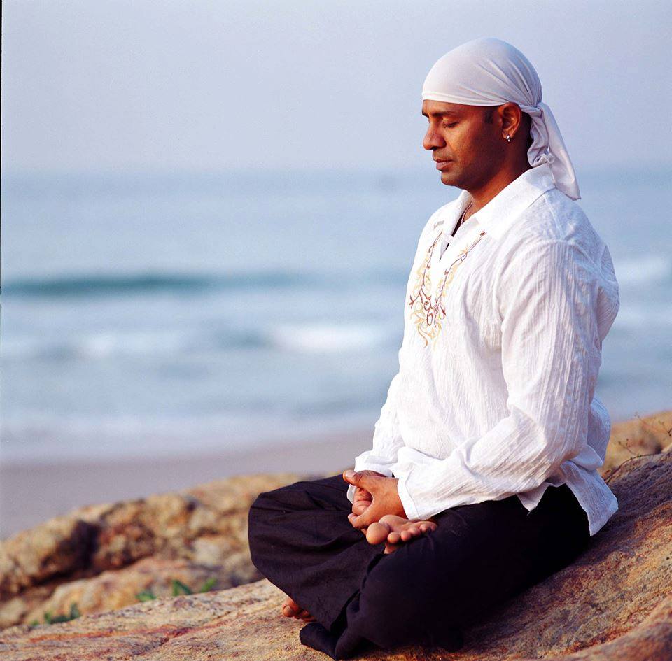 Master Kamal - một trong 8 bậc thầy Yoga thế giới tới Hà Nội truyền cảm hứng